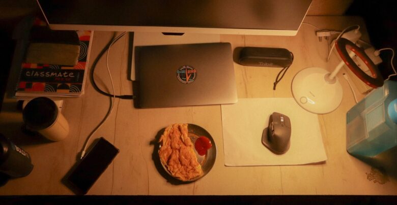 Étkezés munka közben – Hogyan változtatja meg a munkakultúrát az irodai evés?