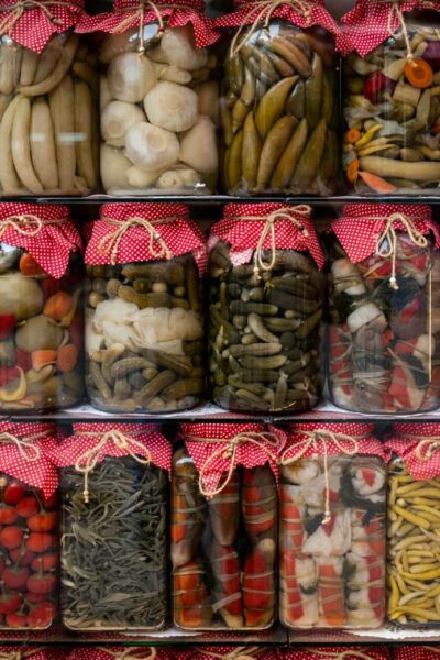 A savanyúságok története és szerepe a világ konyháiban