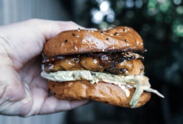 Történelem két zsemle között – A hamburger világhódító útja